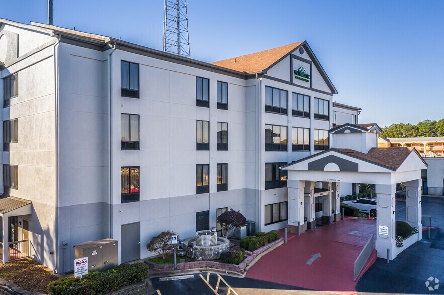 Primary Photo Of 6069 Macon Cv, Memphis Hotel For Sale