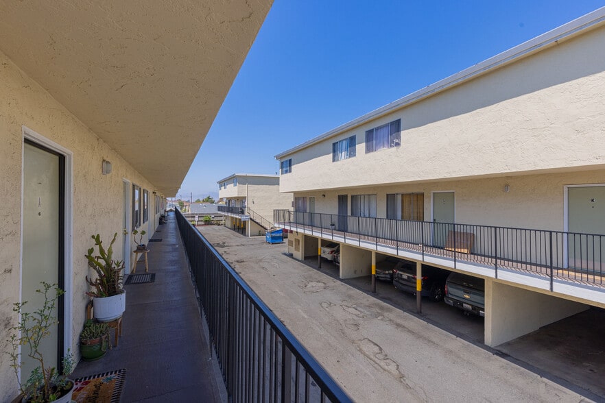 More Photos Of 75 N Hebbron Ave, Salinas Apartments For Sale