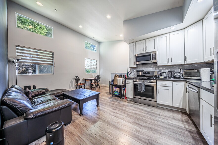 More Photos Of 5743 Case Ave, North Hollywood Apartments For Sale
