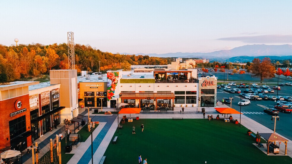 More Photos Of 2655 Teaster Ln, Pigeon Forge Unknown For Lease