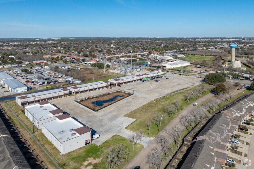 More Photos Of 6211 Barker Cypress Rd, Katy Unknown For Lease