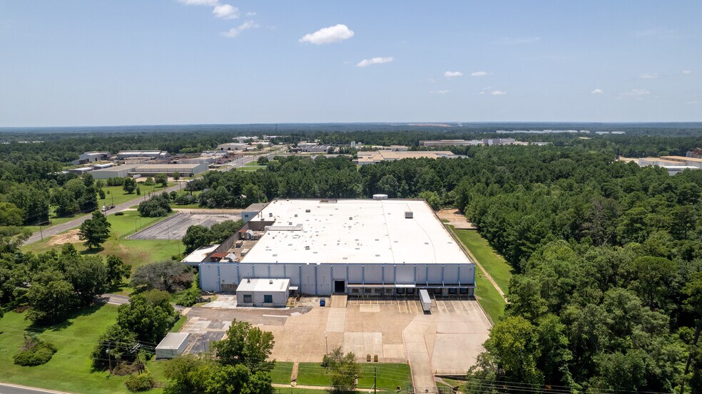 More Photos Of 1001 Fisher Rd, Longview Warehouse For Lease