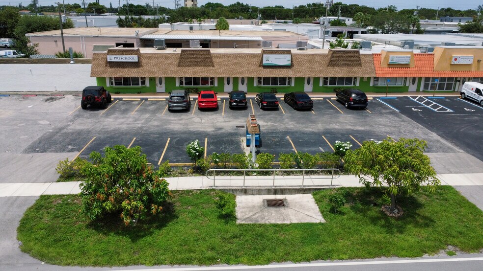 More Photos Of 241 SW 6th St, Pompano Beach Freestanding For Sale