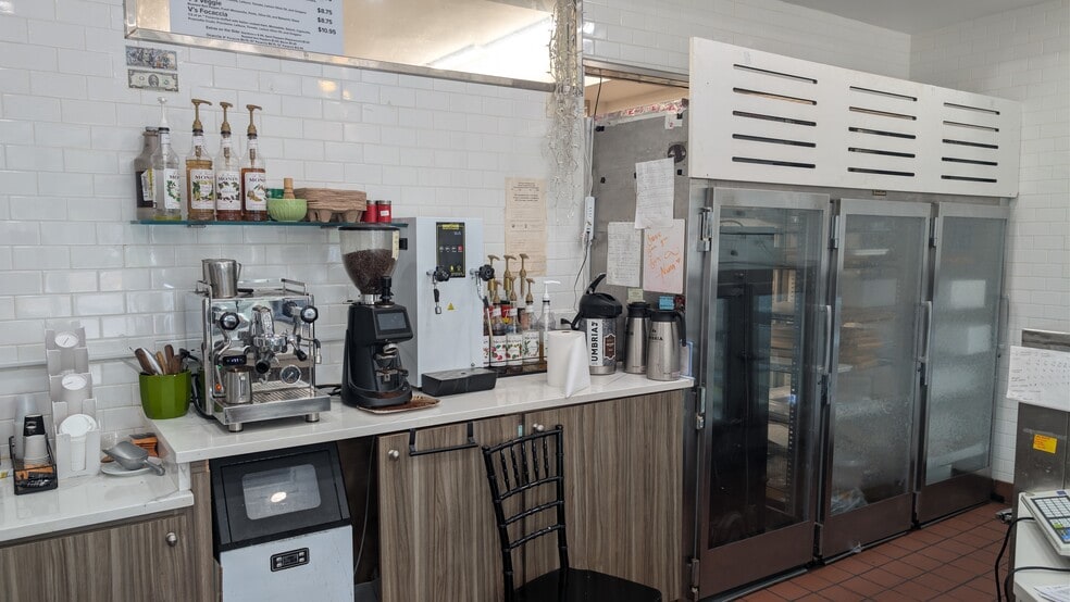 More Photos Of 5742-5744 N Milwaukee Ave, Chicago Storefront Retail Residential For Lease