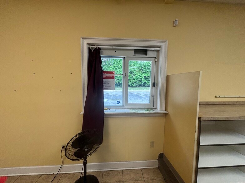 More Photos Of 704 S Us-27, Havana Drugstore For Sale