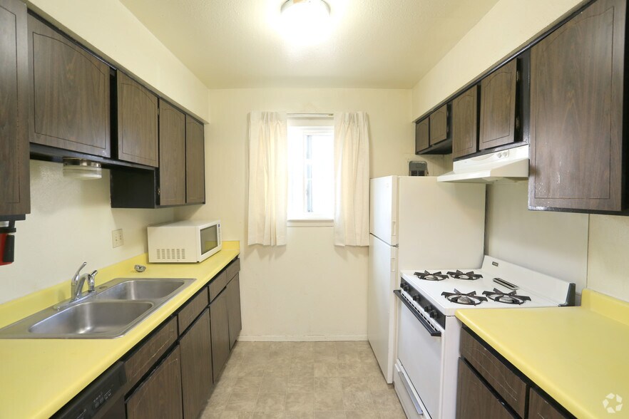 More Photos Of 1811 Lead Ave SE, Albuquerque Apartments For Sale
