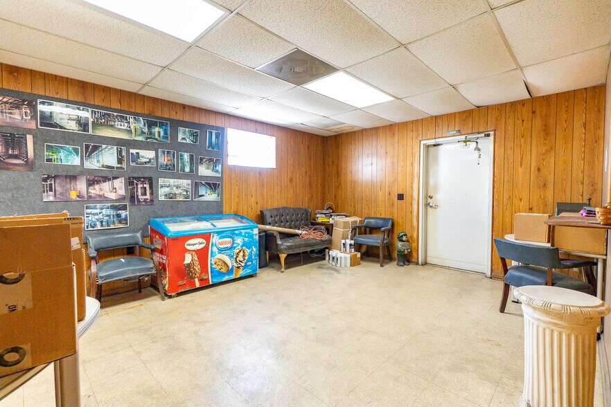 More Photos Of 105-205 Silo Ln, Lavonia Manufacturing For Sale