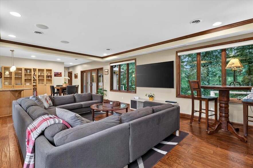 More Photos Of 19080 N Fork River Rd, Abingdon Specialty For Sale