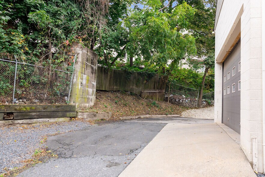 More Photos Of 8257 Frankford Ave, Philadelphia Auto Repair For Sale