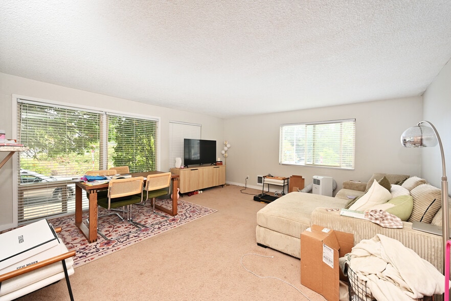 More Photos Of 7101 6th Ave NE, Seattle Apartments For Sale