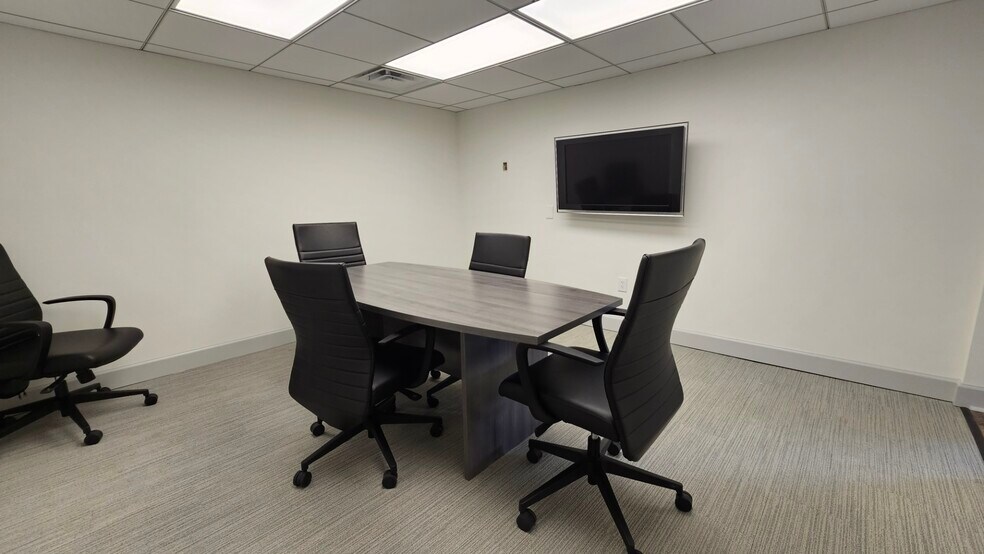 More Photos Of 10 N Main St, Doylestown Office Residential For Lease