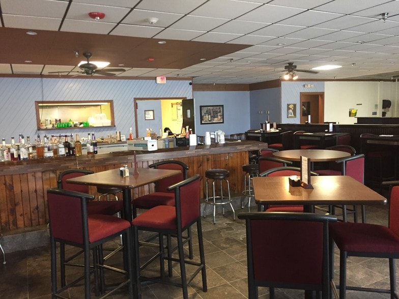 More Photos Of 3S071 State Route 59, Warrenville Restaurant For Lease