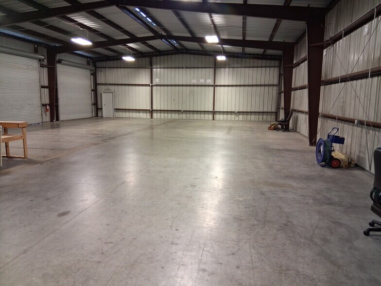 More Photos Of 20150 Kuykendahl Rd, Spring Warehouse For Lease