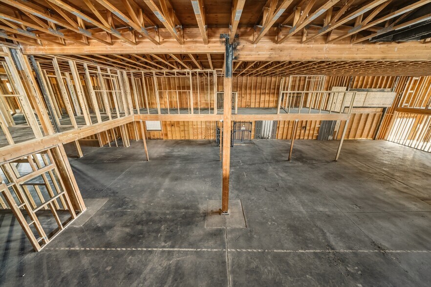 More Photos Of 189 Arden Dr, Belgrade Industrial For Lease