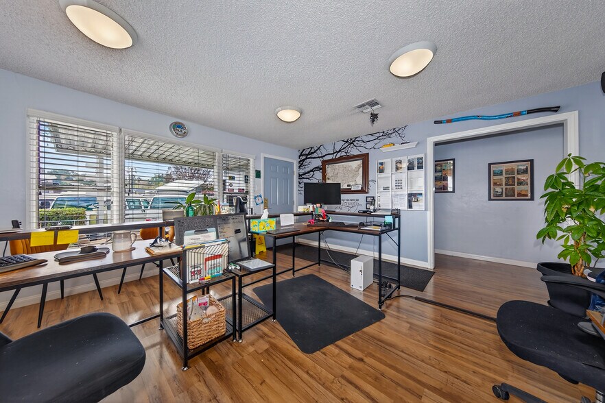 More Photos Of 31650 Dunlap Blvd, Yucaipa Office For Sale