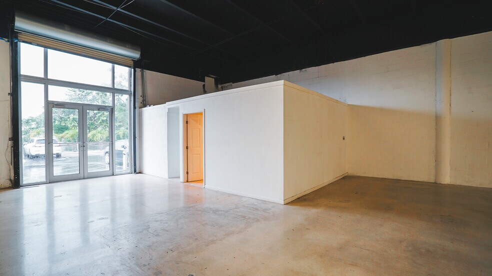 More Photos Of 7101 N Miami Ave, Miami Flex For Lease