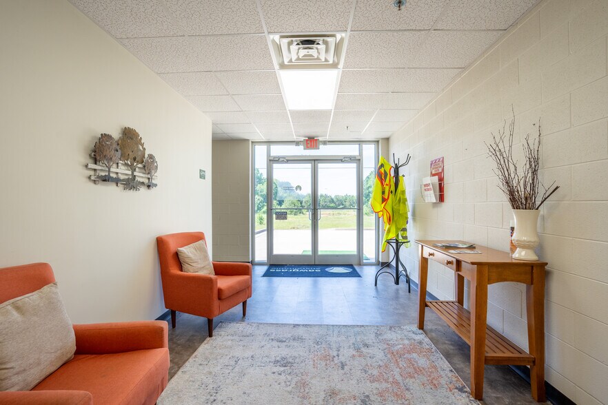 More Photos Of 110 W McCarter Rd, LaFayette Warehouse For Lease