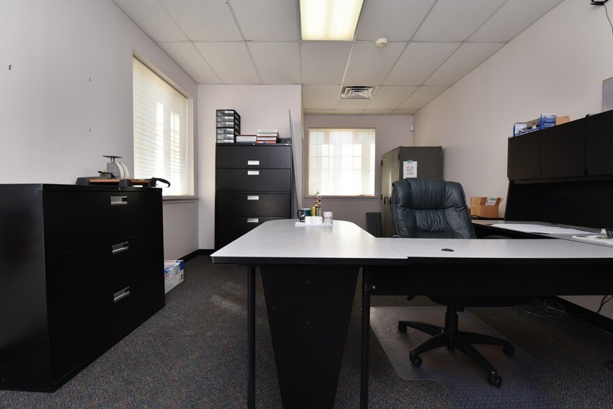 More Photos Of 220 S Maple St, Kutztown Warehouse For Sale