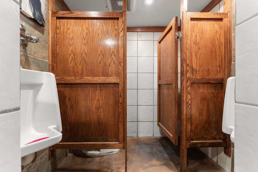 More Photos Of 4305 Portage St NW, Canton Restaurant For Sale