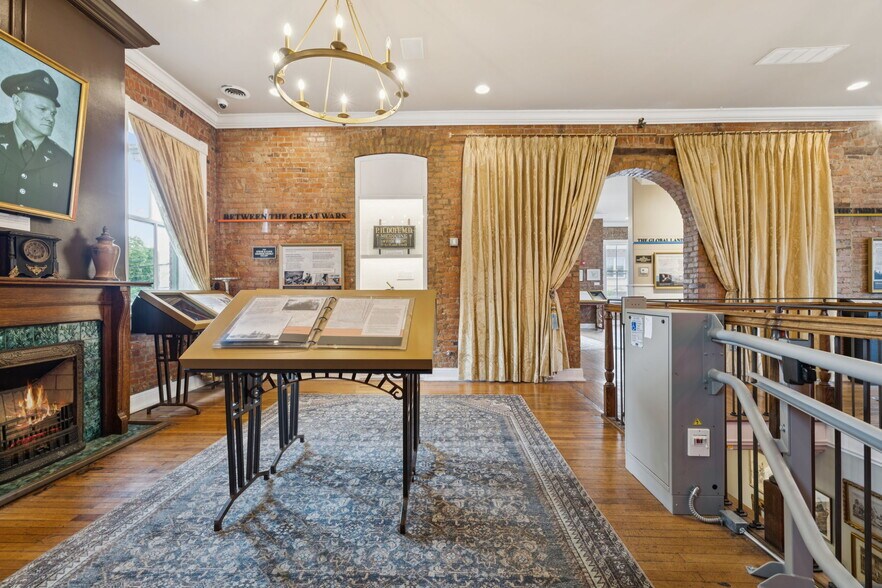 More Photos Of 108 Bridge St, Franklin Storefront For Sale