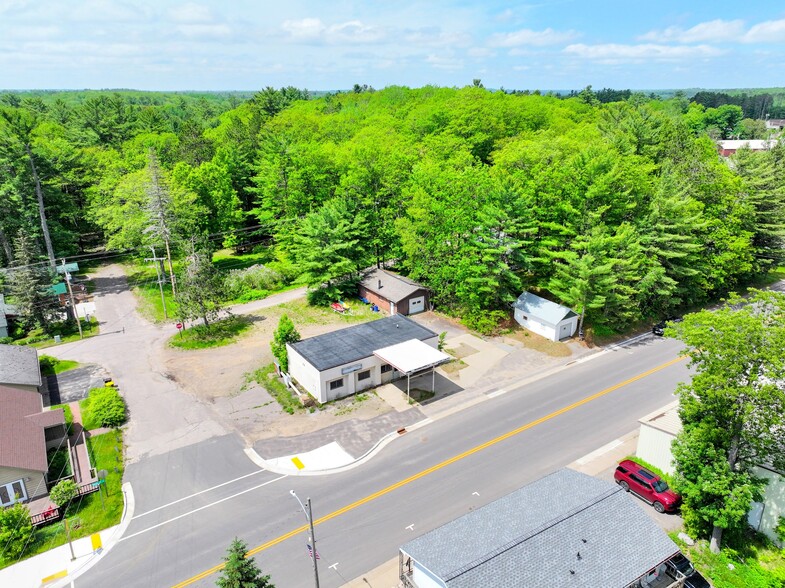 Primary Photo Of 7205 Bradley St, Lake Tomahawk Service Station For Sale