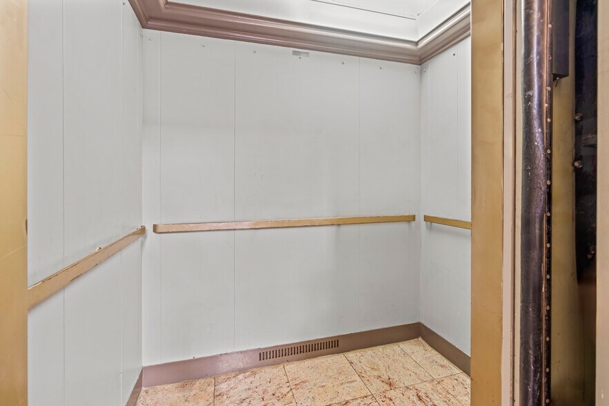 More Photos Of 15 W Front St, Trenton Office Residential For Sale