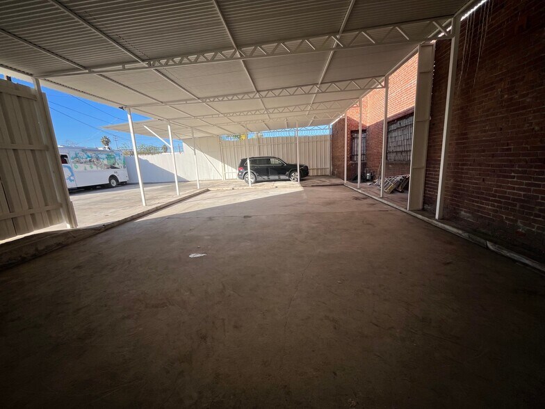 More Photos Of 123 E C St, Wilmington Warehouse For Sale