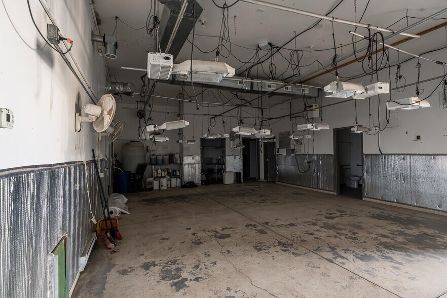 More Photos Of 2831 59th Ln, Boone Specialty For Sale