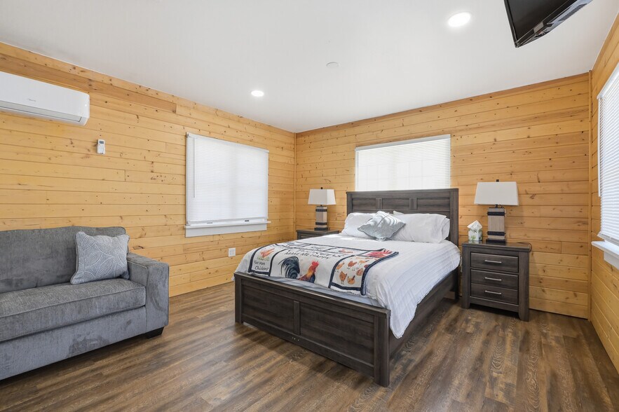 More Photos Of 89 Hunting Quarter Rd, Greenwood Trailer Camper Park For Sale