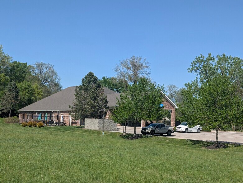 More Photos Of 5155 Pennwood Dr, Indianapolis Office For Sale