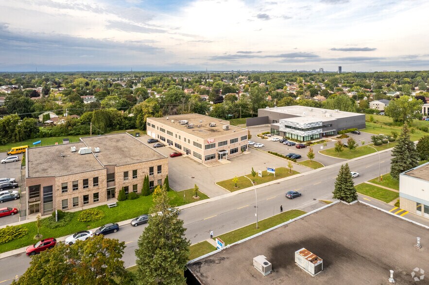 More Photos Of 1855 Rue Saint-Régis, Dollard-des-Ormeaux Office For Lease