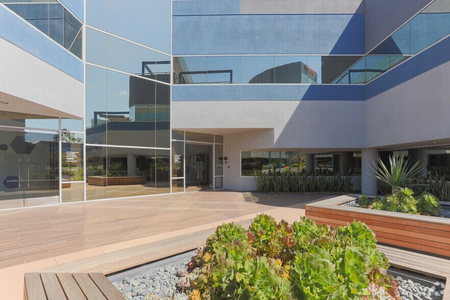 More Photos Of 17900 Von Karman Ave, Irvine Office For Sale