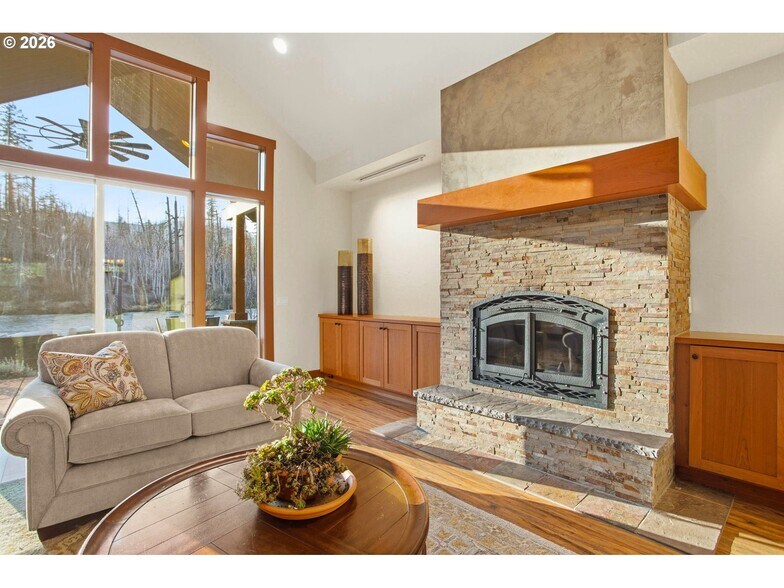 More Photos Of 49164 McKenzie Hwy, Vida Lodge Meeting Hall For Sale