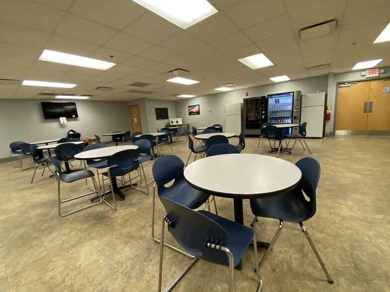 More Photos Of 1020 2nd Ave, Columbia Warehouse For Lease