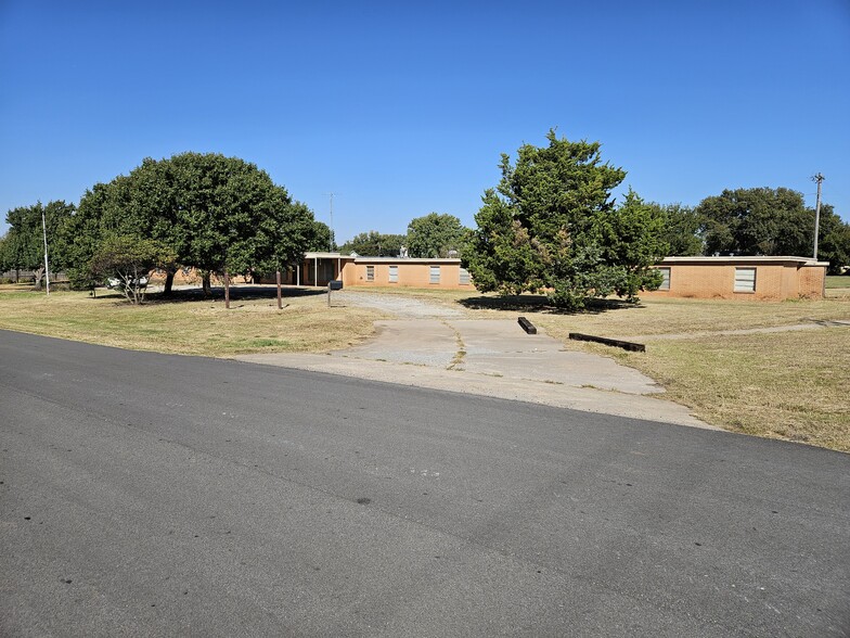 Primary Photo Of 215 W 3rd St, Helena Healthcare For Sale