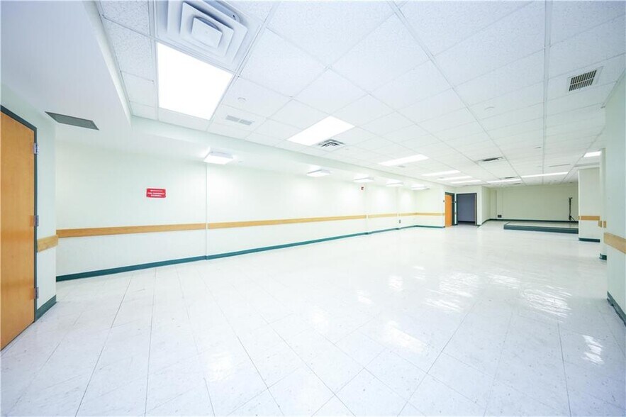 More Photos Of 8710 5th Ave, Brooklyn Medical For Lease