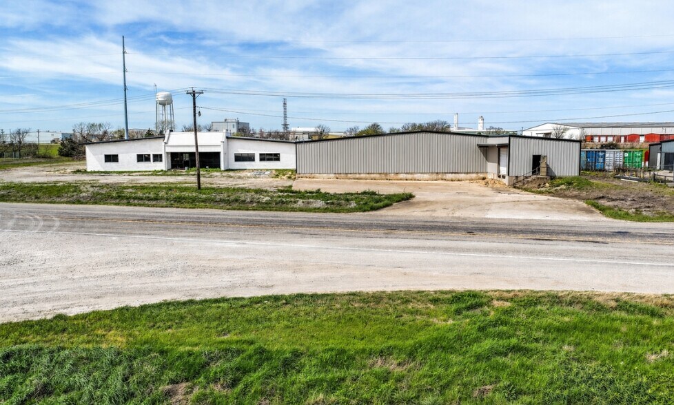 More Photos Of 5888 Hwy 66, Greenville Warehouse For Lease