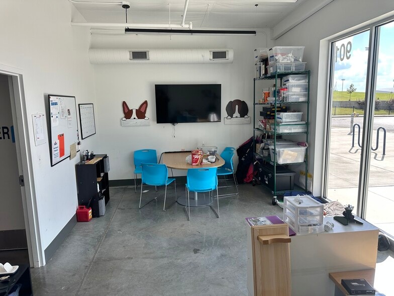 More Photos Of 504 S Laird Ave, Oklahoma City Restaurant For Lease