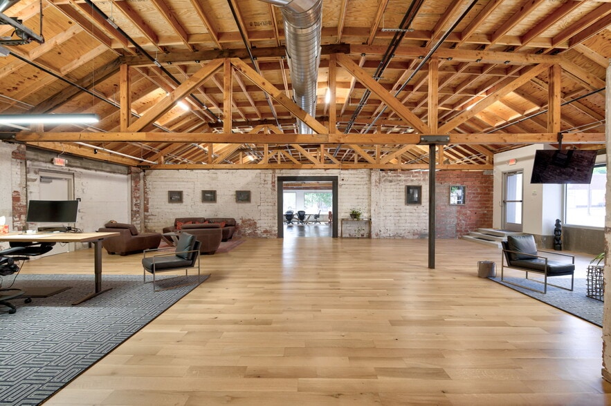 More Photos Of 111 NW 8th St, Oklahoma City Office For Sale