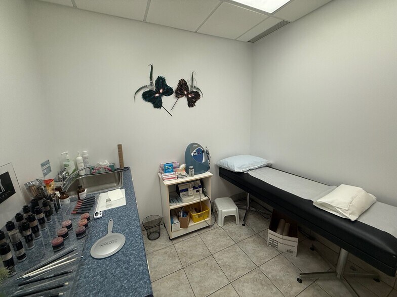 More Photos Of 9833 Tecumseh Rd E, Windsor Medical For Sale