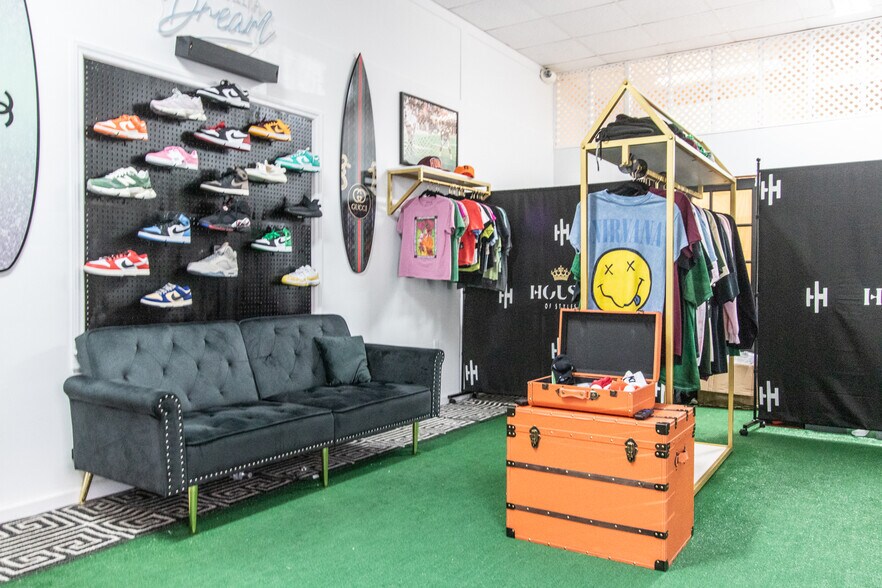 More Photos Of 208 N Main St, Blacksburg General Retail For Sale