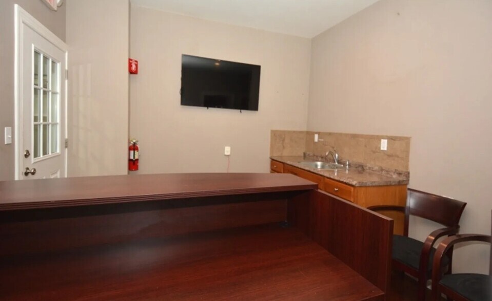 More Photos Of 90 Tyler Pl, South Plainfield Warehouse For Sale