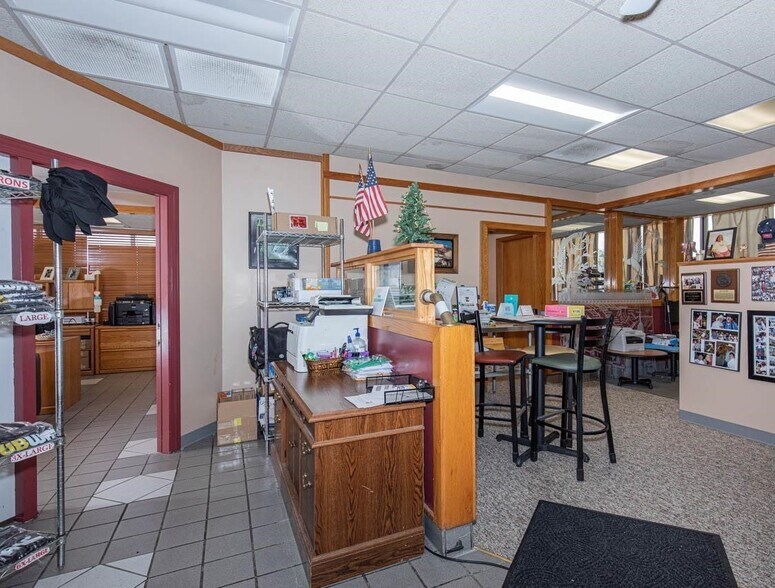 More Photos Of 1630 Commercial St, Warsaw Restaurant For Sale