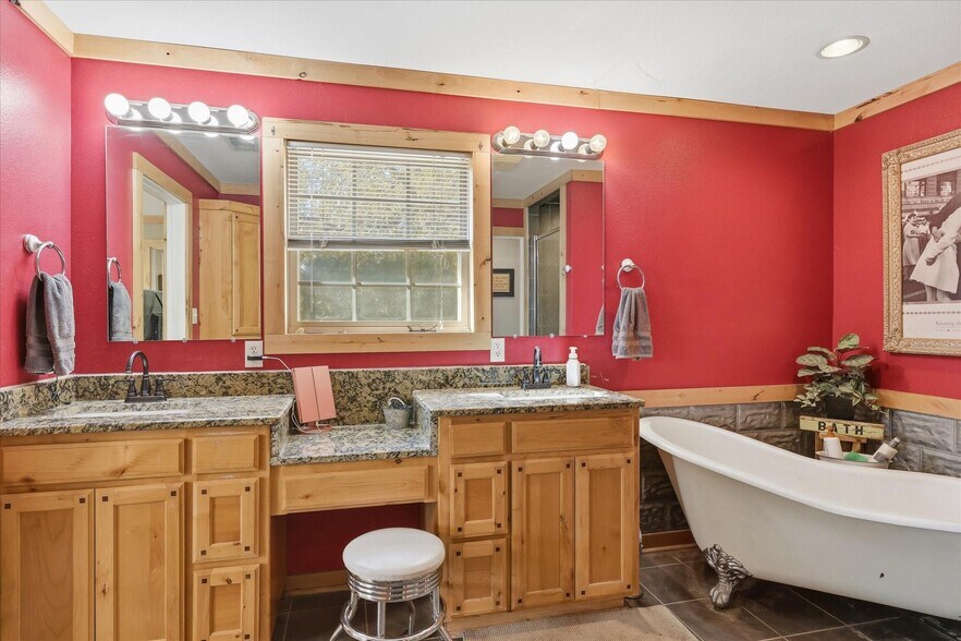 More Photos Of 8980 County Road 156, Bluff Dale Land For Sale