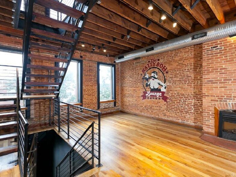 More Photos Of 1028 S Conkling St, Baltimore Restaurant For Sale