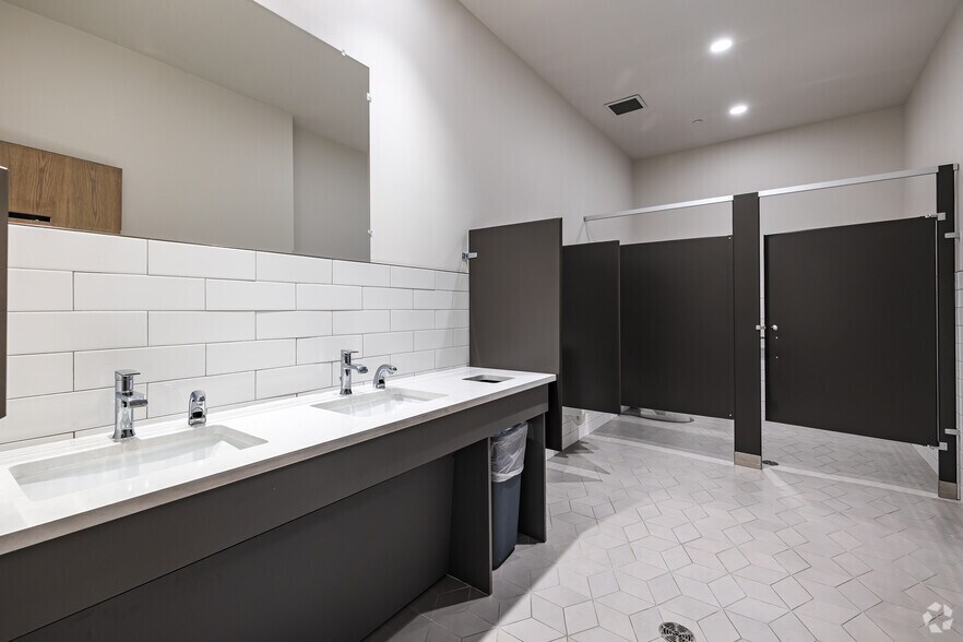 More Photos Of 11978 S 700 E, Draper Office Residential For Lease