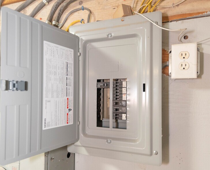 More Photos Of 2445 Lakeview Ave, Baltimore Apartments For Sale