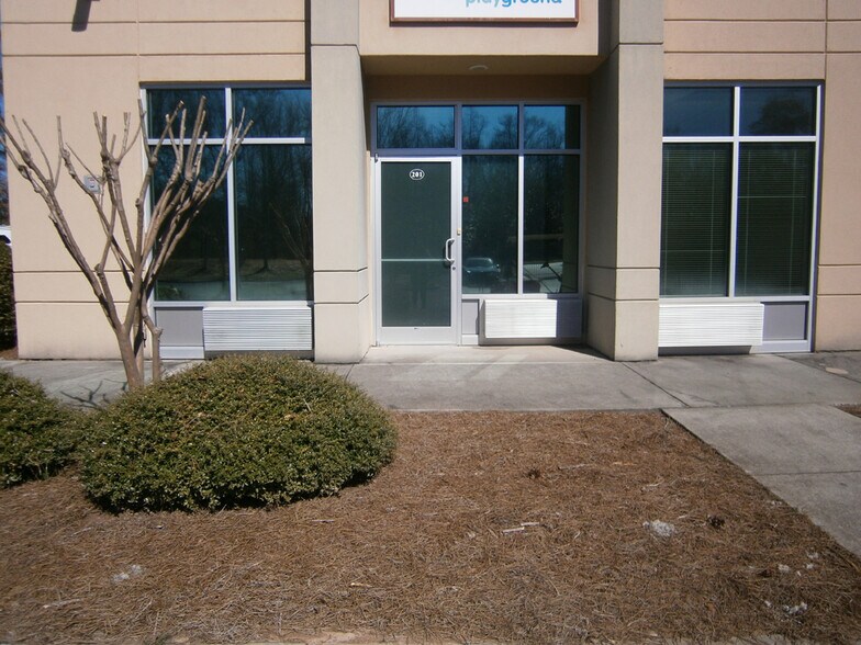 More Photos Of 1000 Sany Way, Peachtree City Self Storage For Lease
