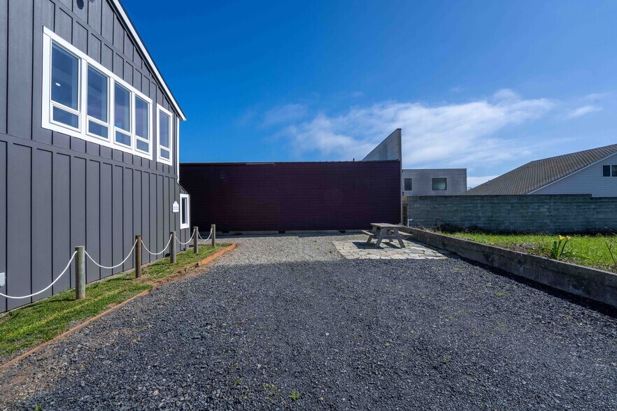 More Photos Of 267 W Sixth St, Port Orford Storefront Retail Residential For Sale