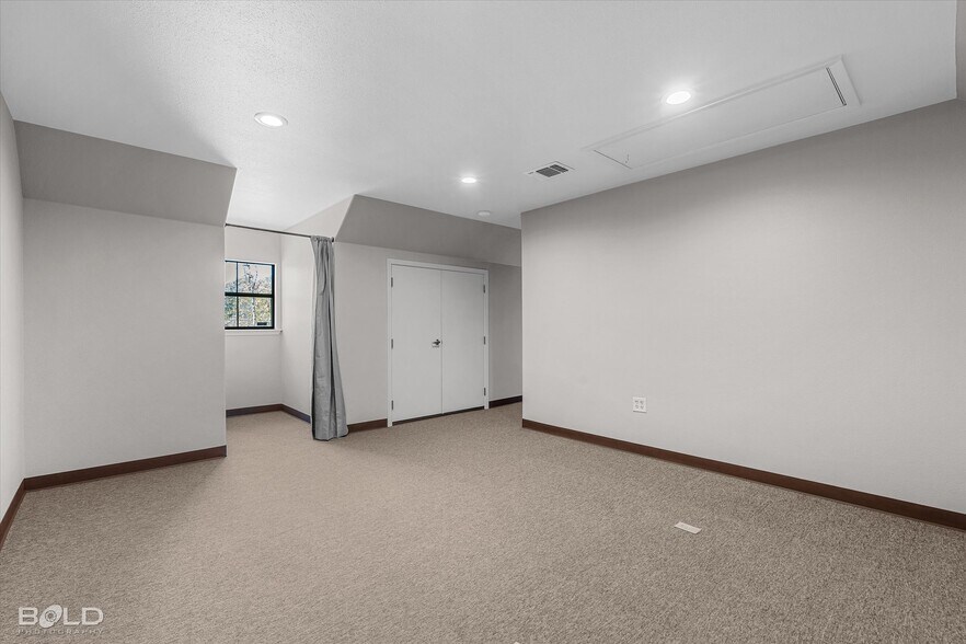 More Photos Of 3605 Youree Dr, Shreveport Office For Sale